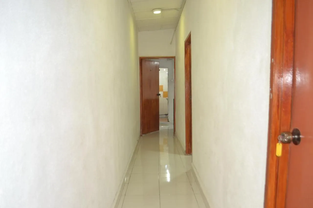 Spot On 89821 Batu Maung Sempoi Inn And Cafe Hotell