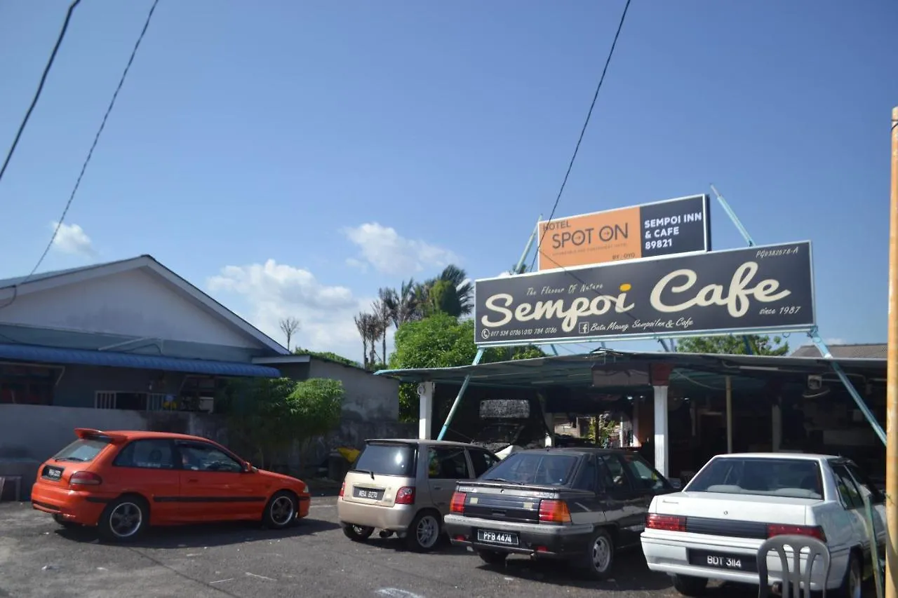 Spot On 89821 Batu Maung Sempoi Inn And Cafe