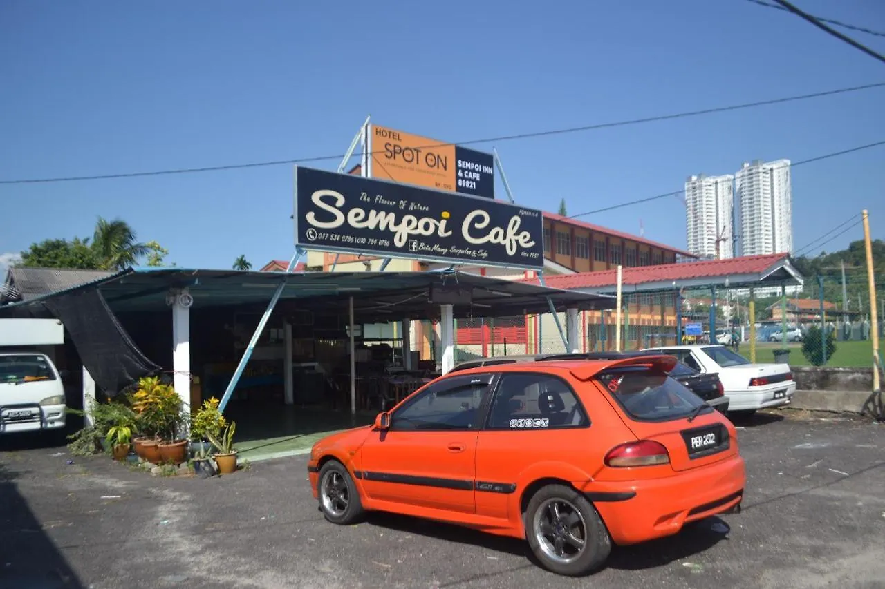 Hotel Spot On 89821 Batu Maung Sempoi Inn And Cafe