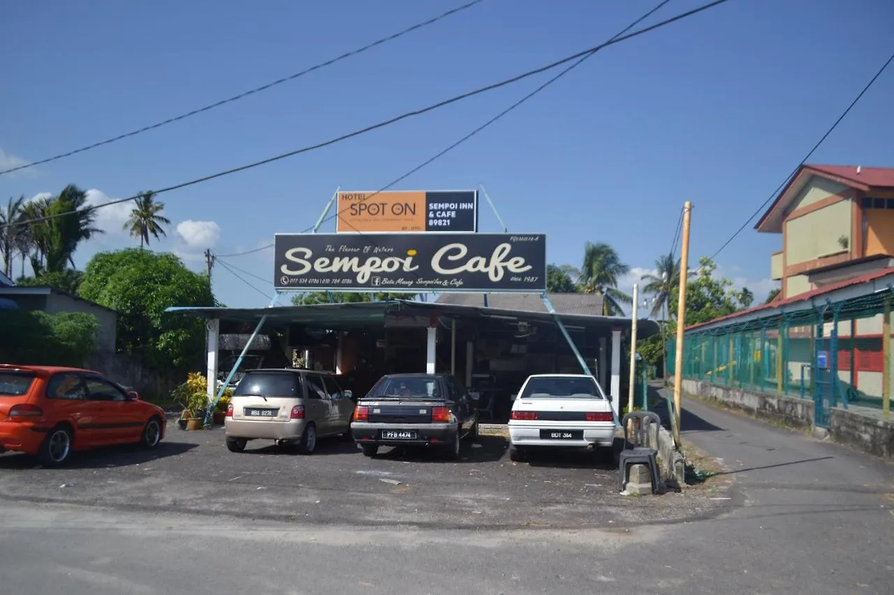 Spot On 89821 Batu Maung Sempoi Inn And Cafe 2*,  Malaysia