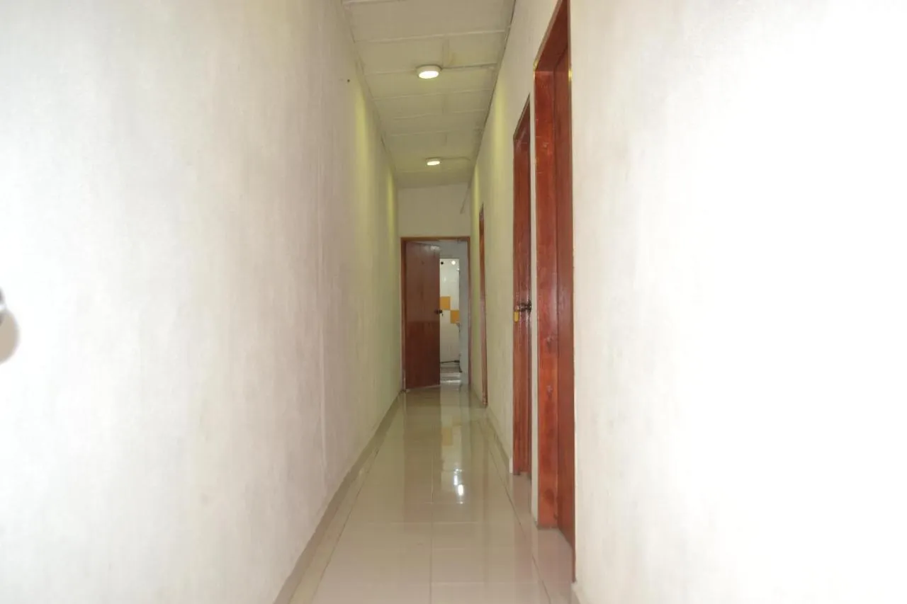 Spot On 89821 Batu Maung Sempoi Inn And Cafe 2*,